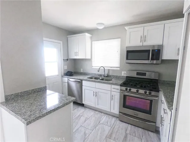 $1,675,000 | 18443 Patterson Lane, Huntington Beach, CA 92648