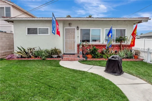 $1,675,000 | 18443 Patterson Lane, Huntington Beach, CA 92648