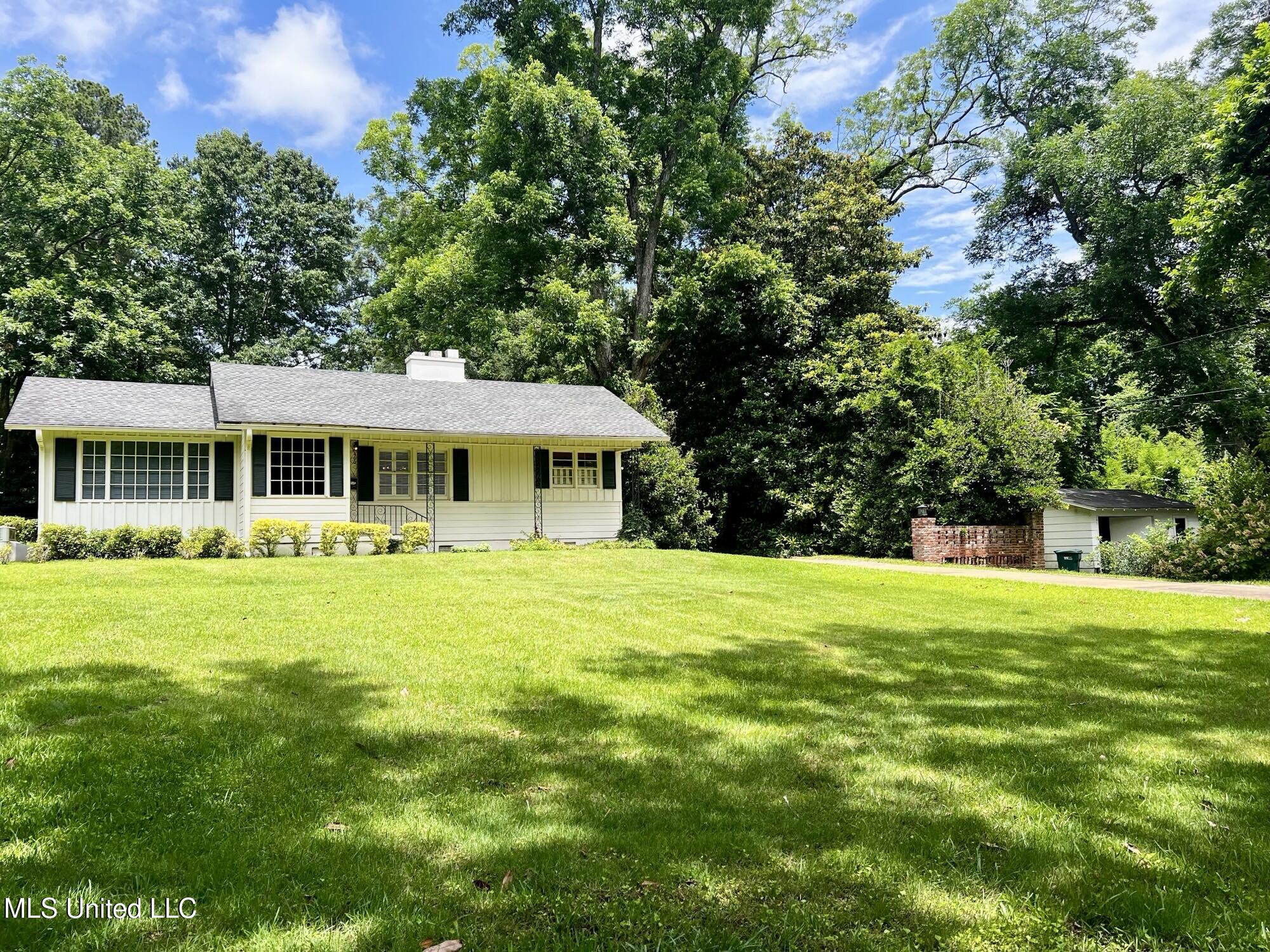 400 Spring Street Lexington, MS 39095 - Photo 2 of 45 IMG_1715