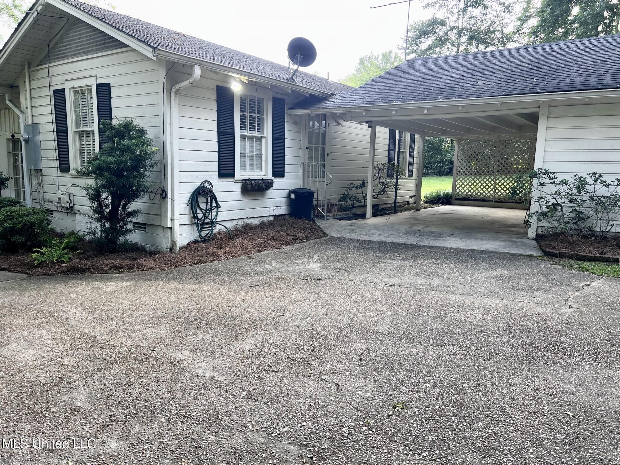 400 Spring Street Lexington, MS 39095 - Photo 5 of 45 IMG_1622