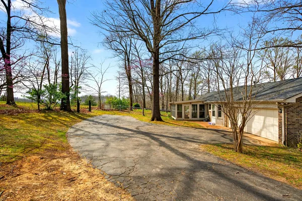 $365,000 | 4004 South Breckenridge Court, Springfield, TN 37172