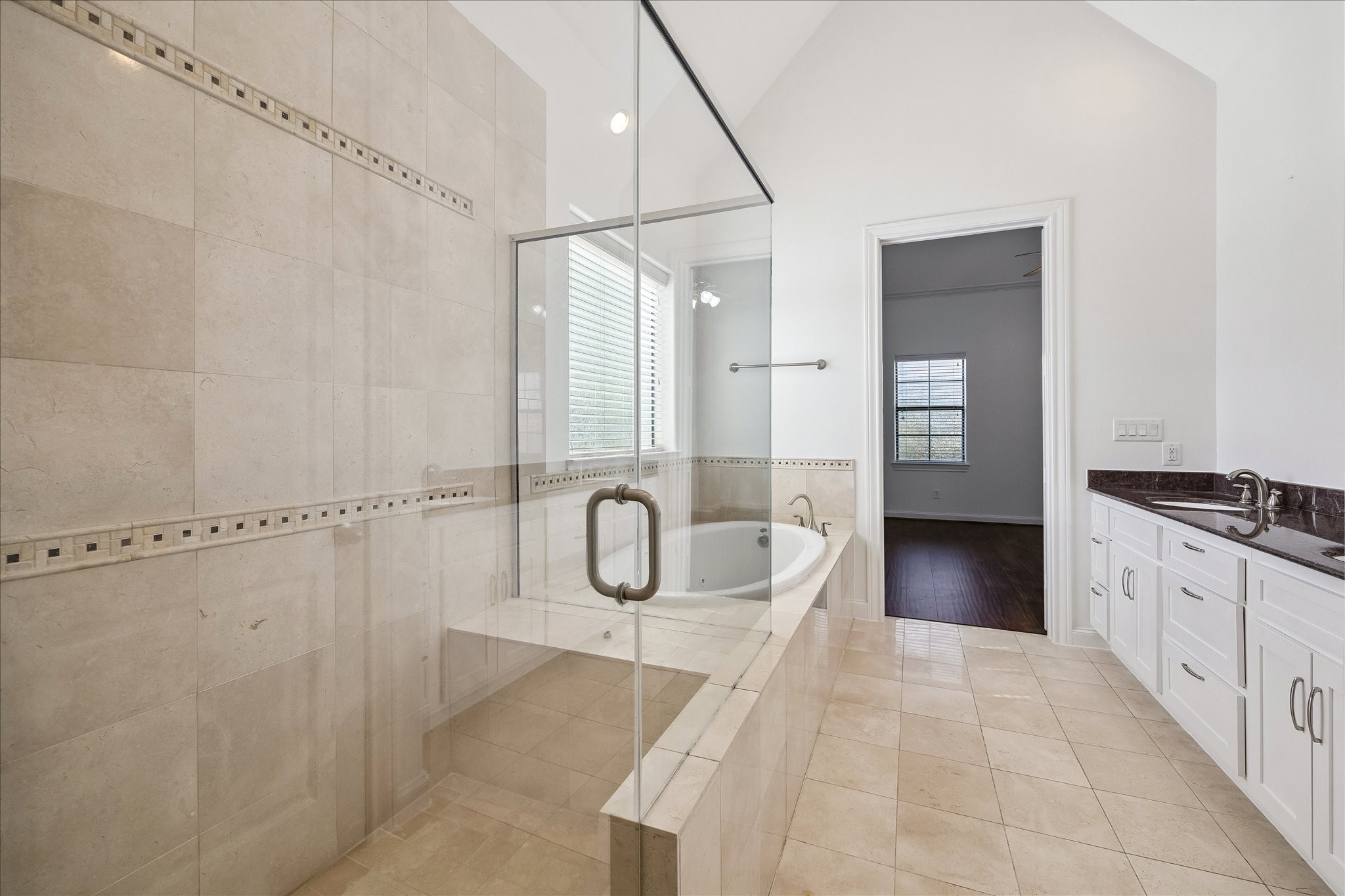 1407 Shearn Street Houston, TX 77007 - Photo 29 of 35 Glass-surround, walk-in shower.