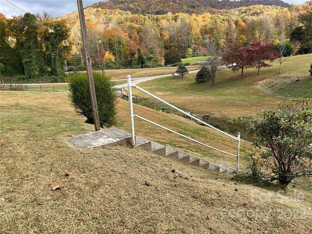 396 Jacobs Road Bryson City, NC 28713 - Photo 33 of 43 a view of a tennis court