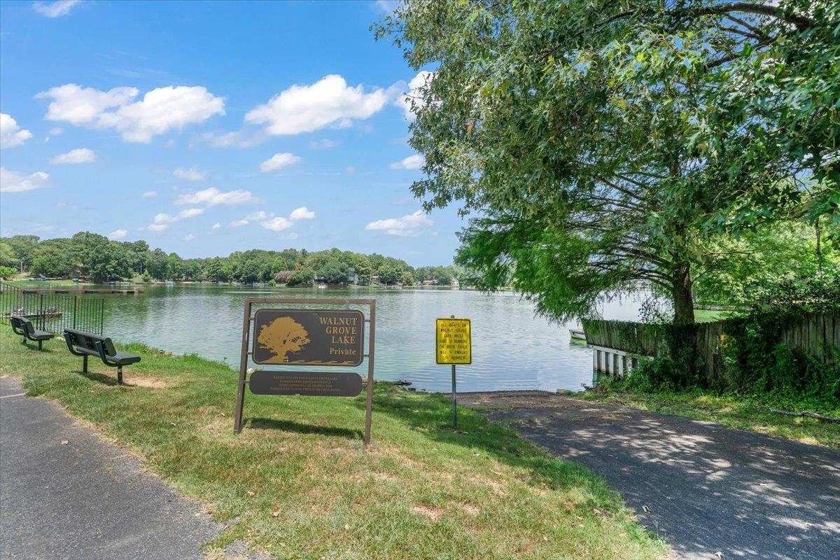 8417 Bazemore Road Memphis, TN 38018 - Photo 37 of 39 a garden view with a lake view
