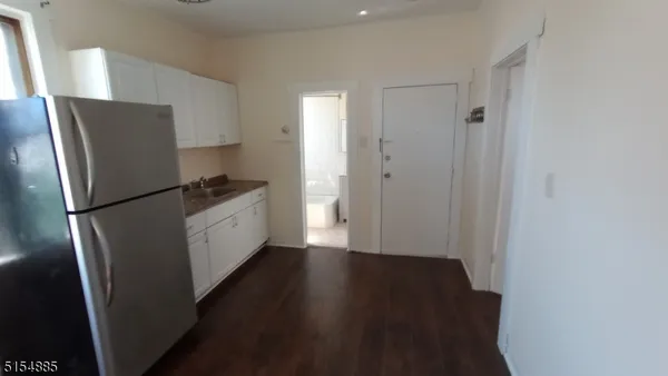 $2,100 | 395 Lanza Avenue, Unit 3, Garfield, NJ 07026