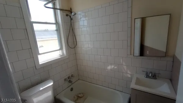 $2,100 | 395 Lanza Avenue, Unit 3, Garfield, NJ 07026