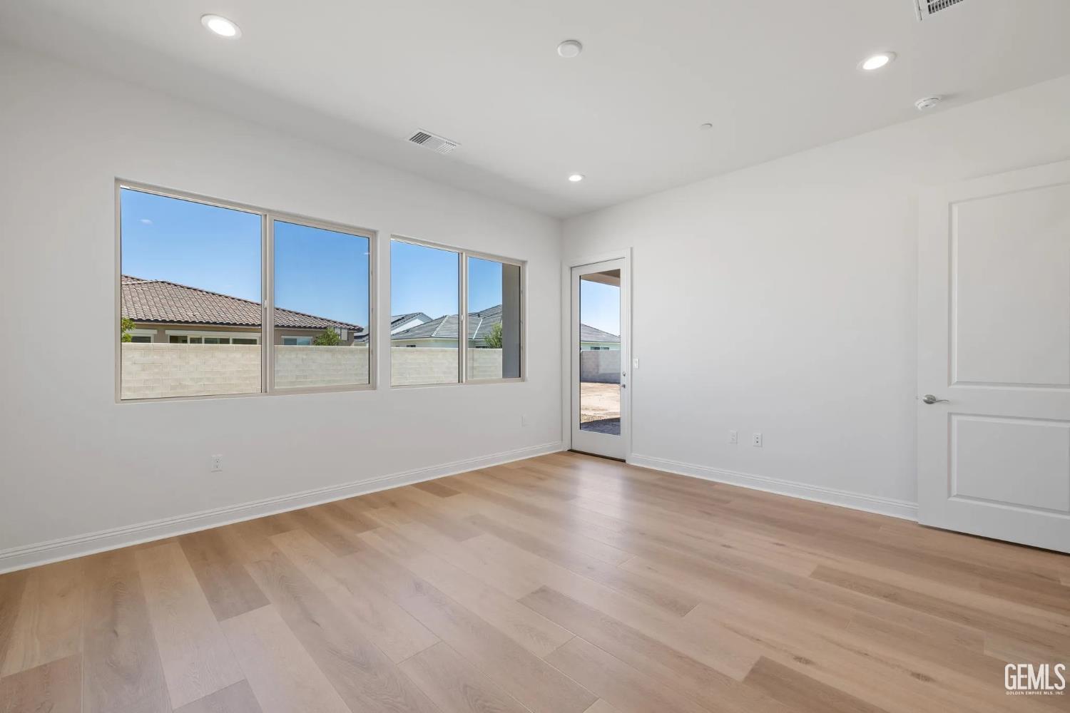 Undisclosed Address Bakersfield, CA 93311 - Photo 40 of 73 Gallery Image 40