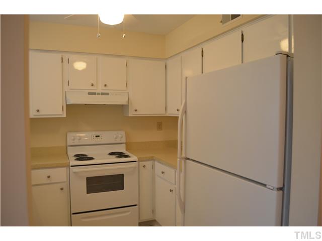 3775 Guess Road, Unit 21 Durham, NC 27705 - Photo 4 of 13 Refrigerator conveys!
