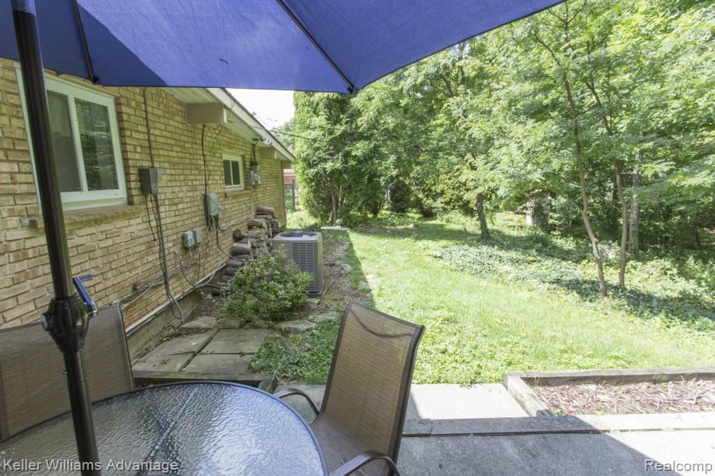 28515 Quail Hollow Road Farmington, MI 48331 - Photo 32 of 37 44-Quail Hollow_28515.jpg