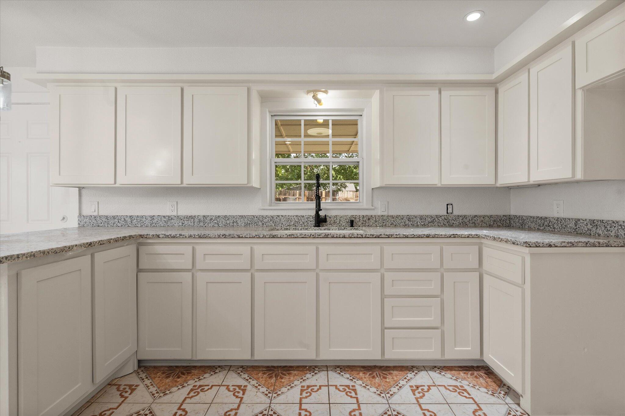 2014 40th Street Lubbock, TX 79412 - Photo 9 of 30 23-2014 40th_9308