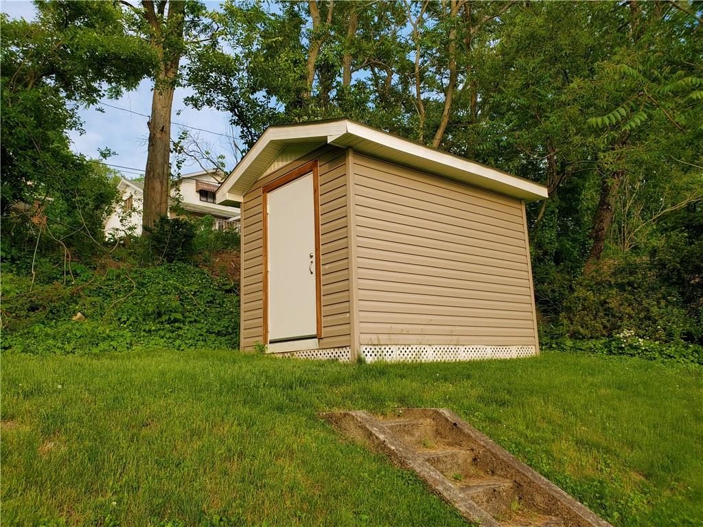 743 Wolf Avenue Rochester, PA 15074 - Photo 5 of 25 Gallery Image 5