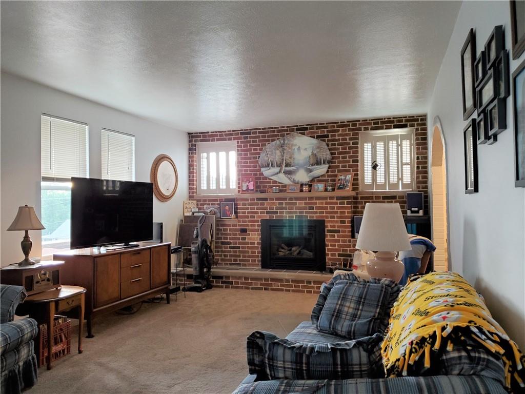 743 Wolf Avenue Rochester, PA 15074 - Photo 9 of 25 Gallery Image 9