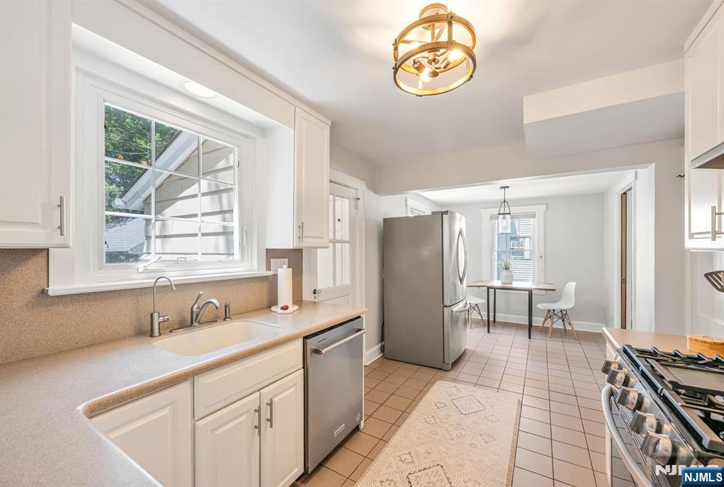 552 Hillcrest Road Ridgewood, NJ 07450 - Photo 11 of 26
