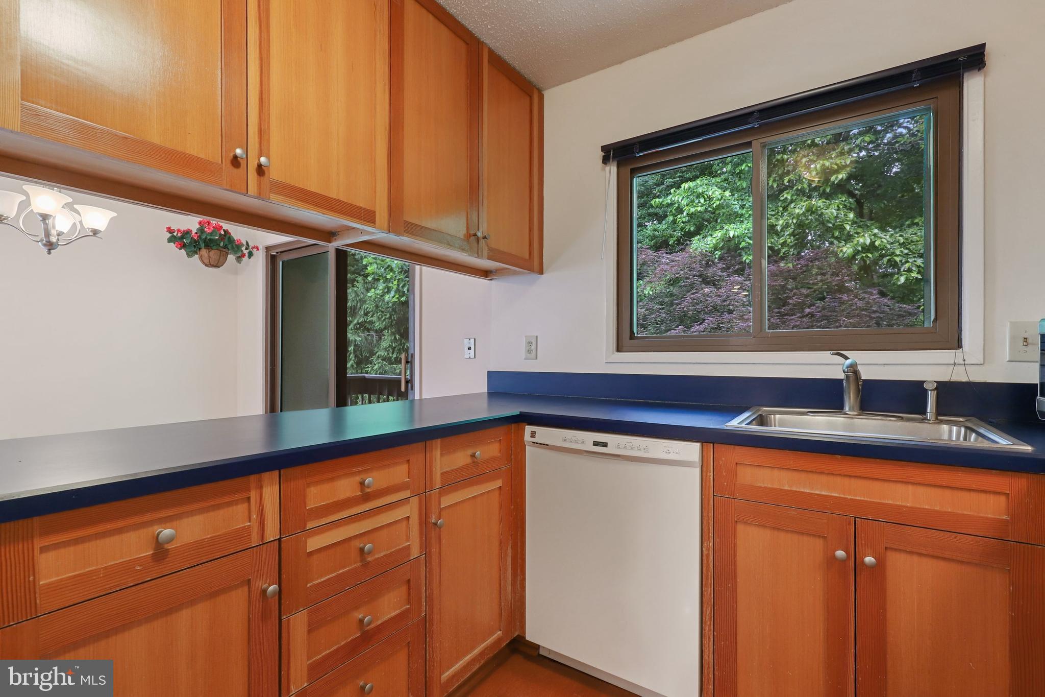 2216 Coppersmith Square Reston, VA 20191 - Photo 17 of 43 Gallery Image 17