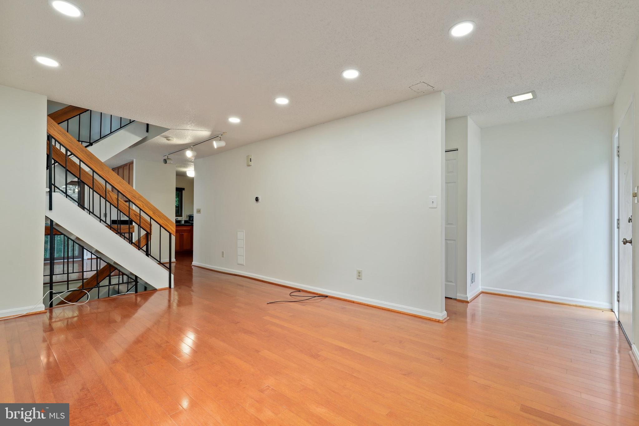 2216 Coppersmith Square Reston, VA 20191 - Photo 4 of 43 Gallery Image 4