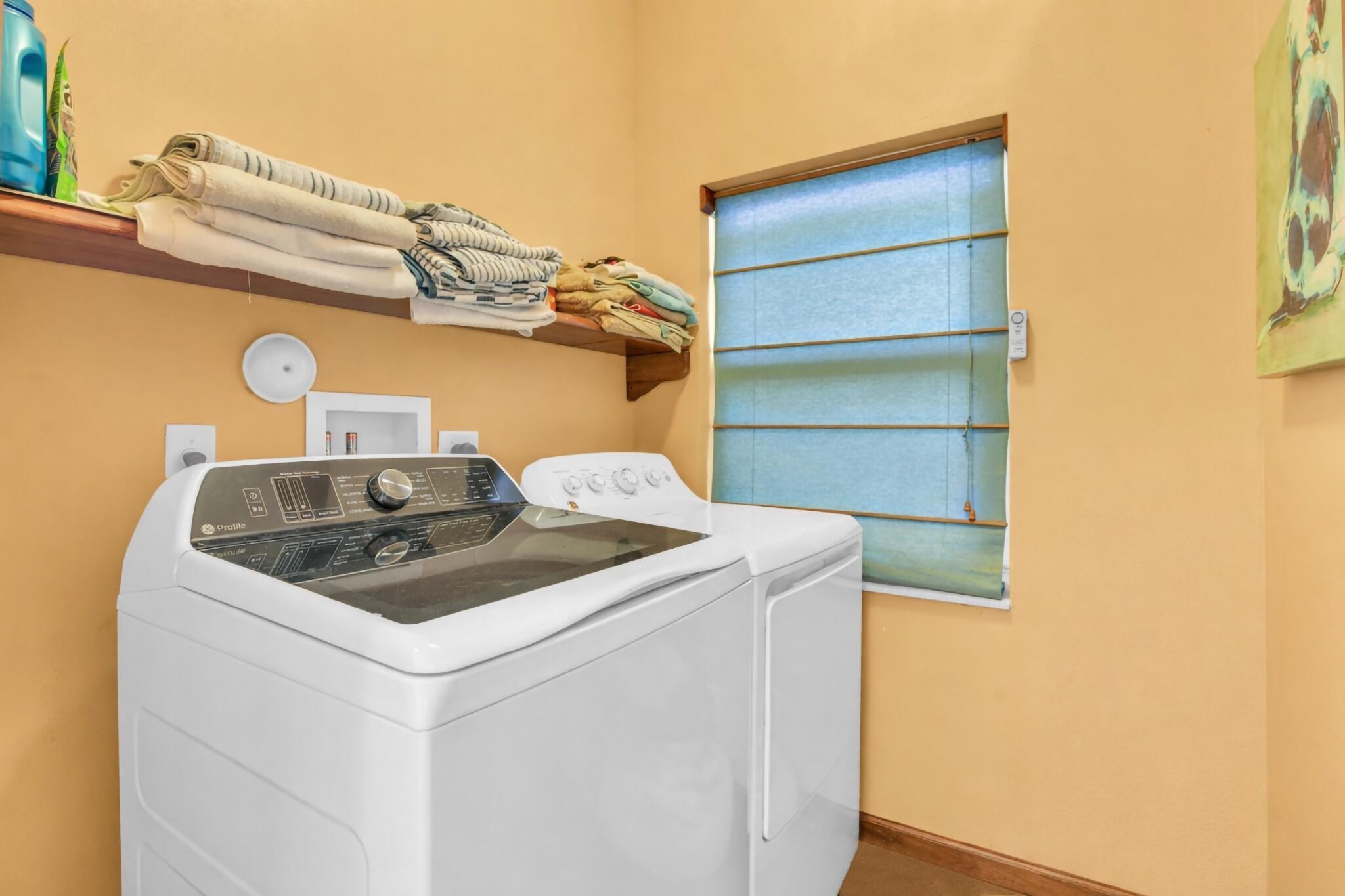 916 Roberts Road Delray Beach, FL 33483 - Photo 17 of 26 Laundry Room