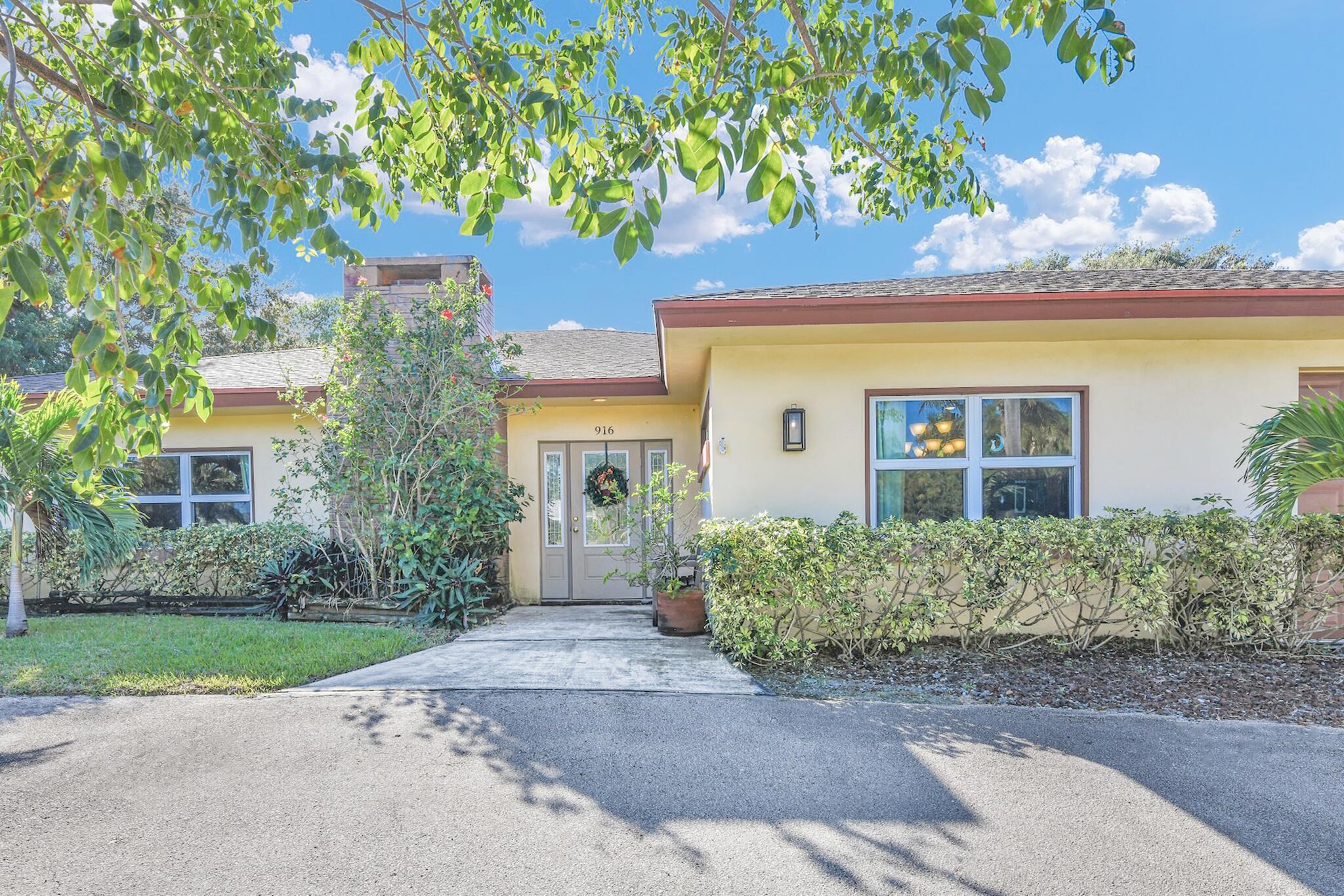 916 Roberts Road Delray Beach, FL 33483 - Photo 18 of 26 Front Door