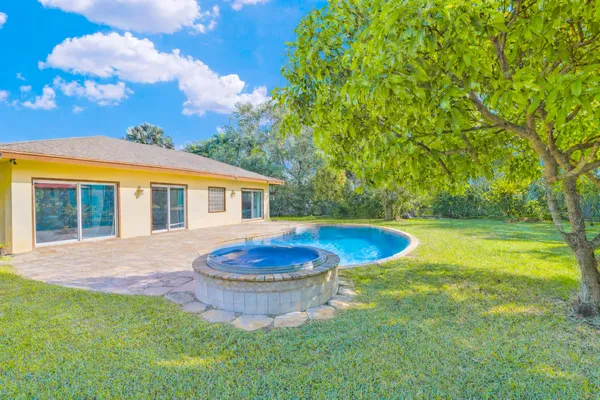 $7,000 | 916 Roberts Road, Delray Beach, FL 33483