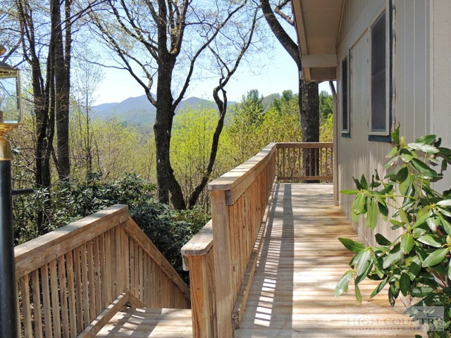 114 Poplar Boone, NC 28607 - Photo 8 of 27 Gallery Image 8