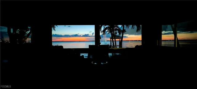 a picture of city view