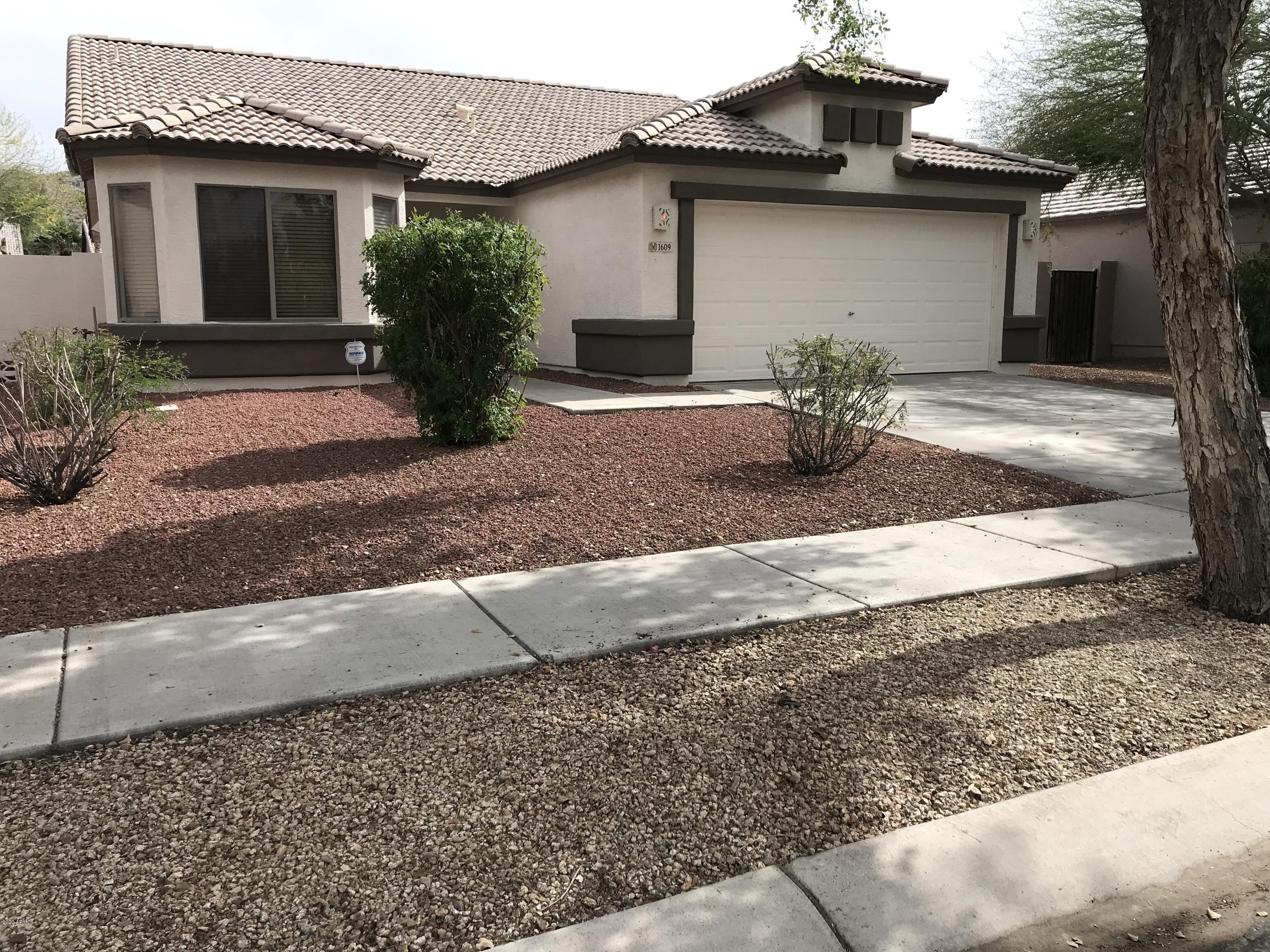1609 East Beverly Road Phoenix, AZ 85042 - Photo 3 of 35 IMG_5442
