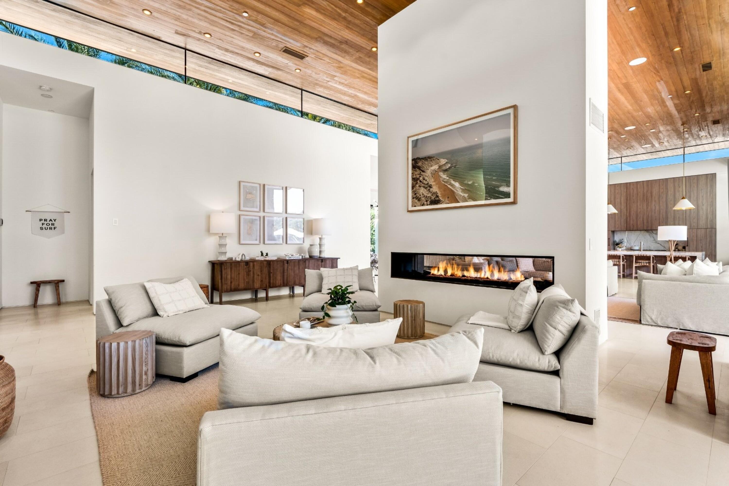 3 Makena Lane Rancho Mirage, CA 92270 - Photo 5 of 38 a living room with furniture and a large window