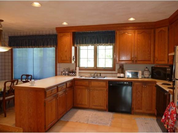 12 Jeremy Hill Road Pelham, NH 03076 - Photo 2 of 24