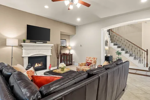 $900,000 | 23 Mariscal Place, The Woodlands, TX 77389