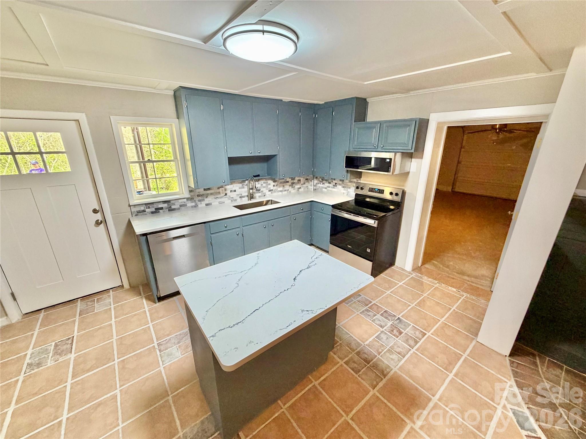 6530 Curlee Road Conover, NC 28613 - Photo 7 of 31