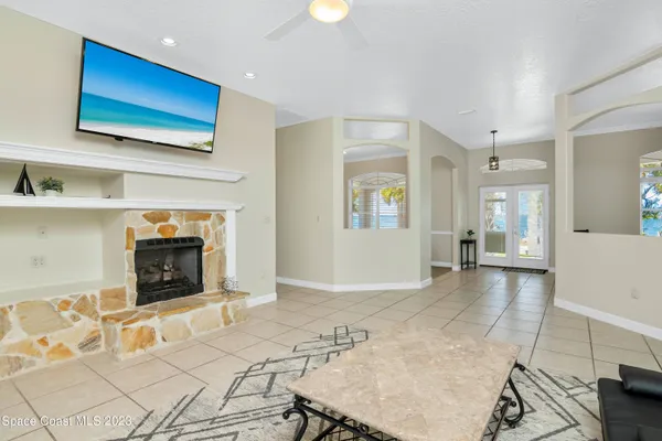 $8,250 | 3435 Indian River Drive, Cocoa, FL 32926