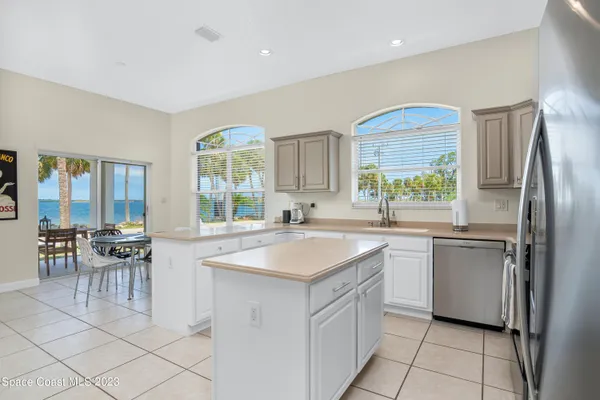 $8,250 | 3435 Indian River Drive, Cocoa, FL 32926