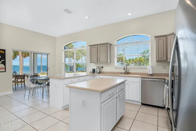 $8,250 | 3435 Indian River Drive, Cocoa, FL 32926