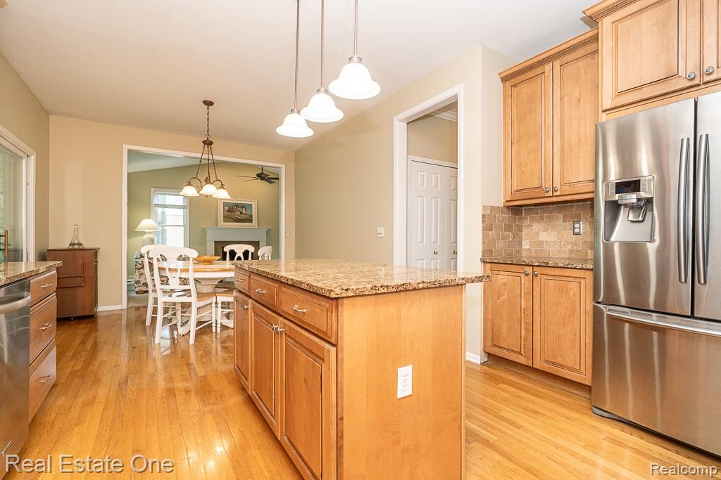 730 Woodfield Way Rochester Hills, MI 48307 - Photo 23 of 58