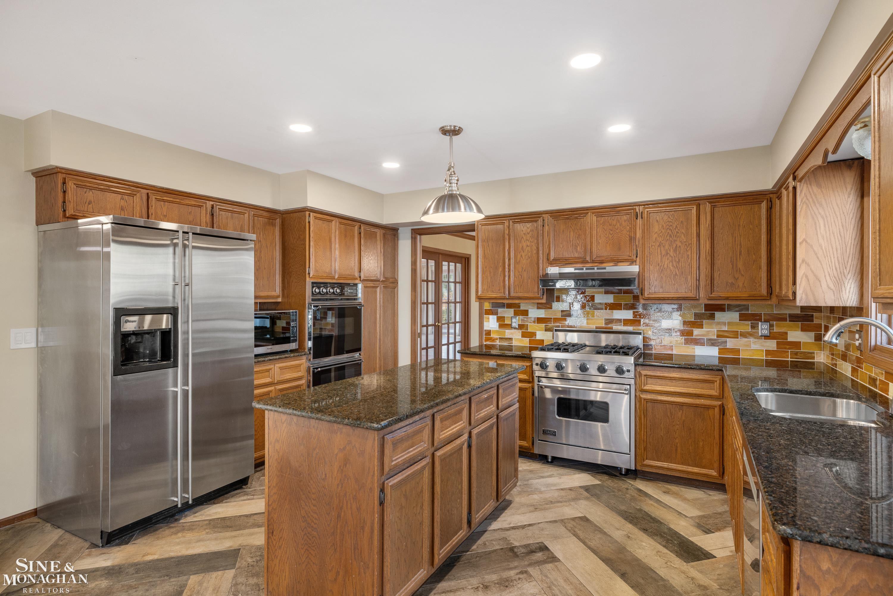 610 Deerfield Court Rochester, MI 48309 - Photo 12 of 55 50169343-afa9d3d9-8c24-4777-b64b-de0abcd3db69.JPG