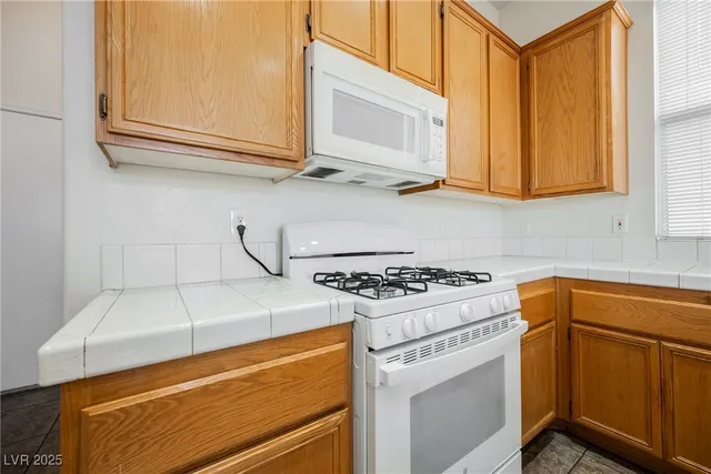 $1,950 | 9716 Panorama Cliff Drive, Las Vegas, NV 89134