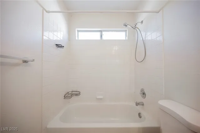 $1,950 | 9716 Panorama Cliff Drive, Las Vegas, NV 89134