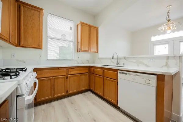 $2,350 | 9716 Panorama Cliff Drive, Las Vegas, NV 89134