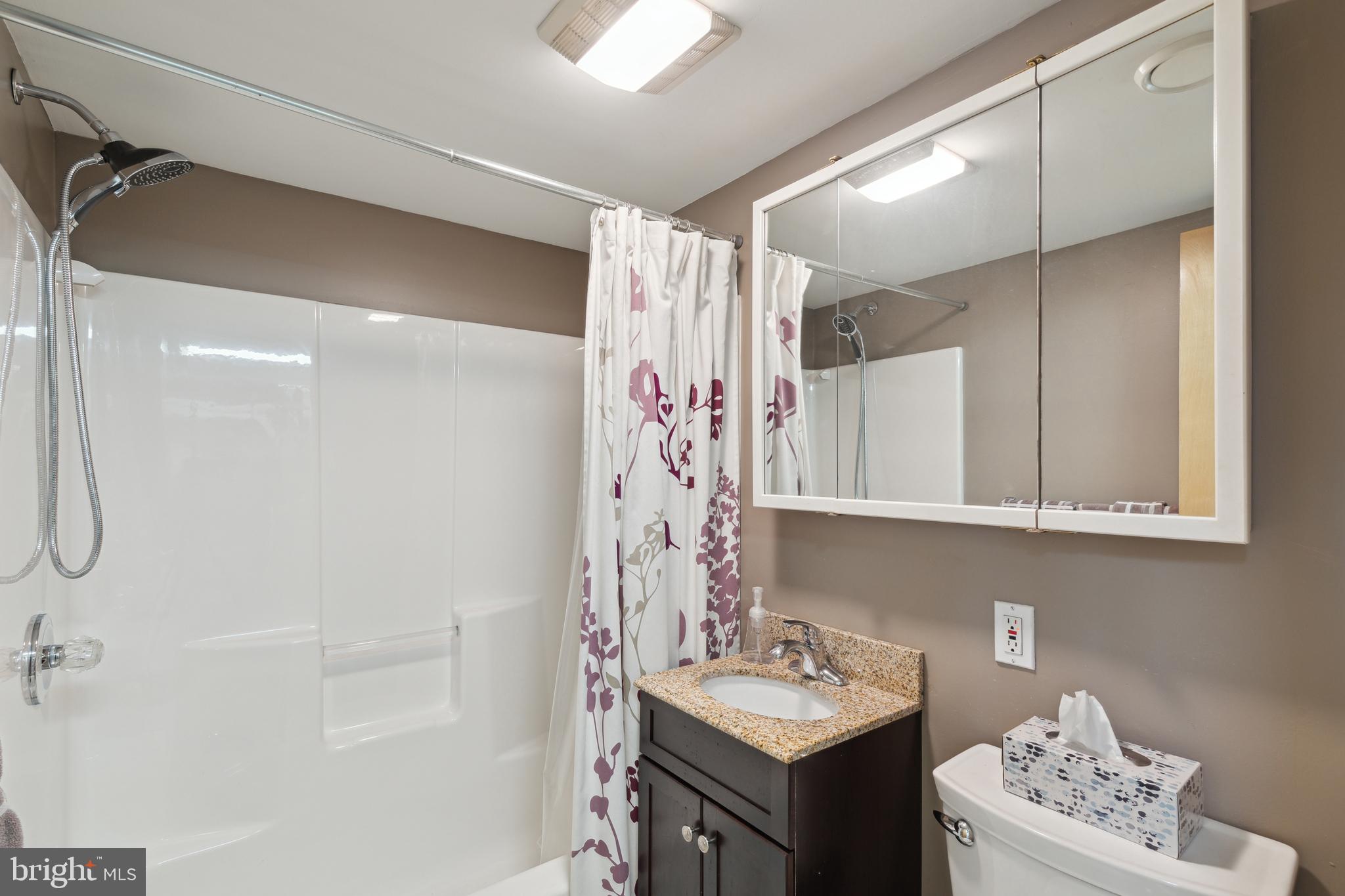 2823 Chase Road Philadelphia, PA 19152 - Photo 34 of 41 Gallery Image 34