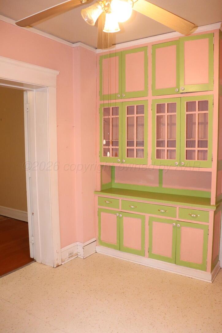 1912 South Tyler Street Amarillo, TX 79109 - Photo 17 of 74 amarillo-tx-historic-home-breakfast-nook