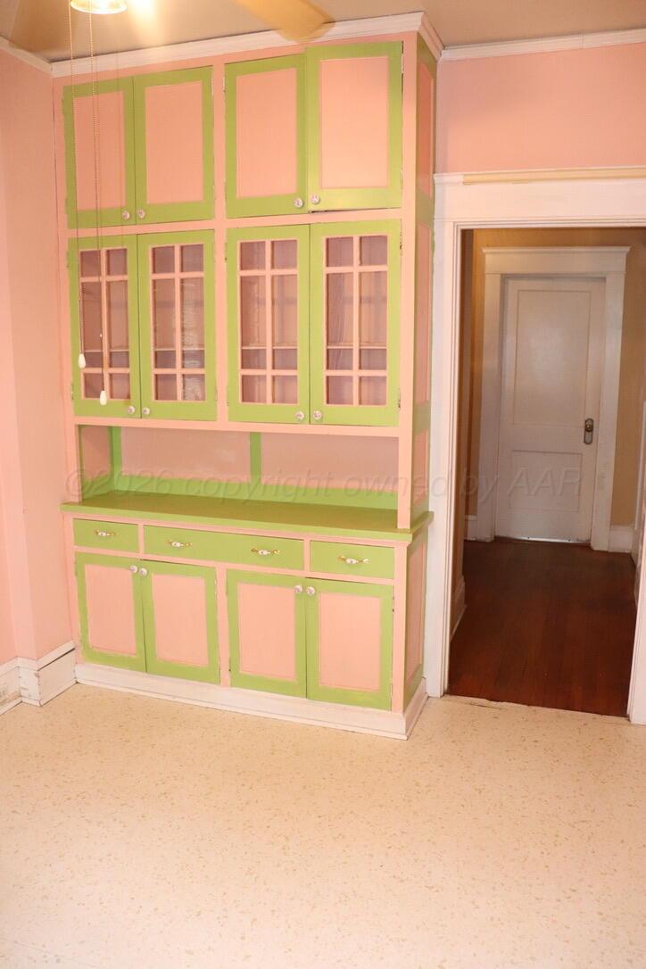 1912 South Tyler Street Amarillo, TX 79109 - Photo 18 of 74 amarillo-tx-historic-home-breakfast-nook