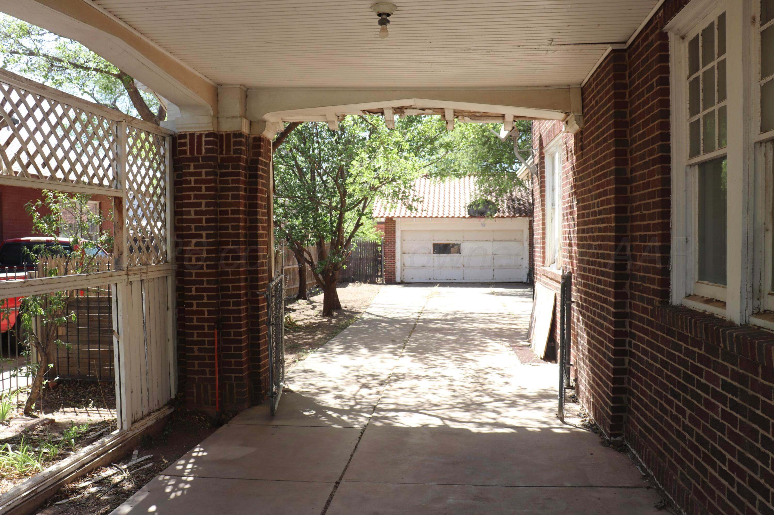 1912 South Tyler Street Amarillo, TX 79109 - Photo 19 of 22 amarillo-tx-historic-home-carport