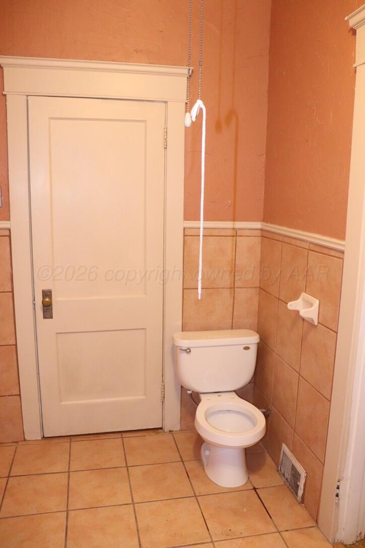 1912 South Tyler Street Amarillo, TX 79109 - Photo 25 of 74 amarillo-tx--historic-home-Bathroom-1