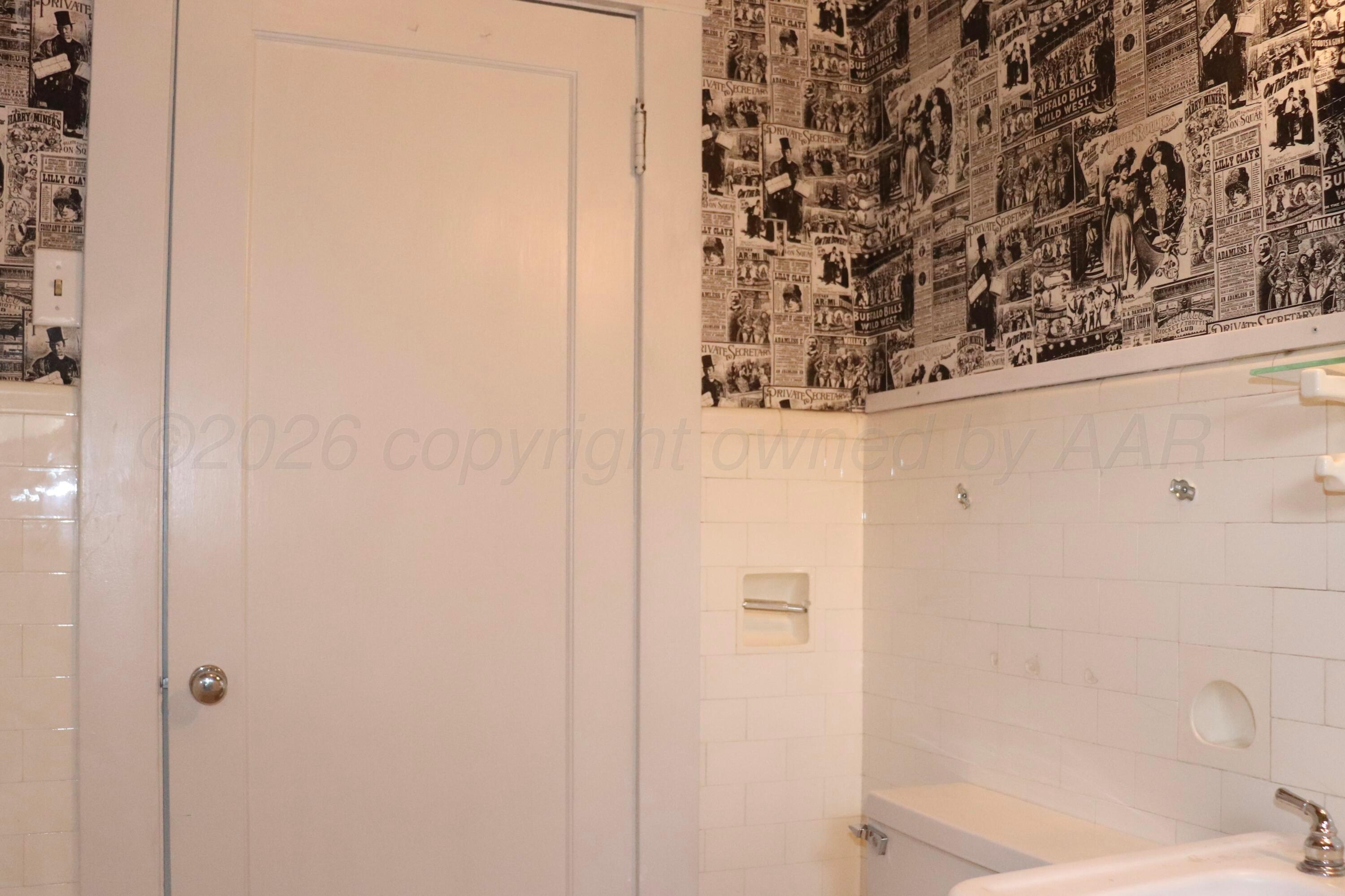 1912 South Tyler Street Amarillo, TX 79109 - Photo 47 of 74 amarillo-tx-historic-home-bathroom-2