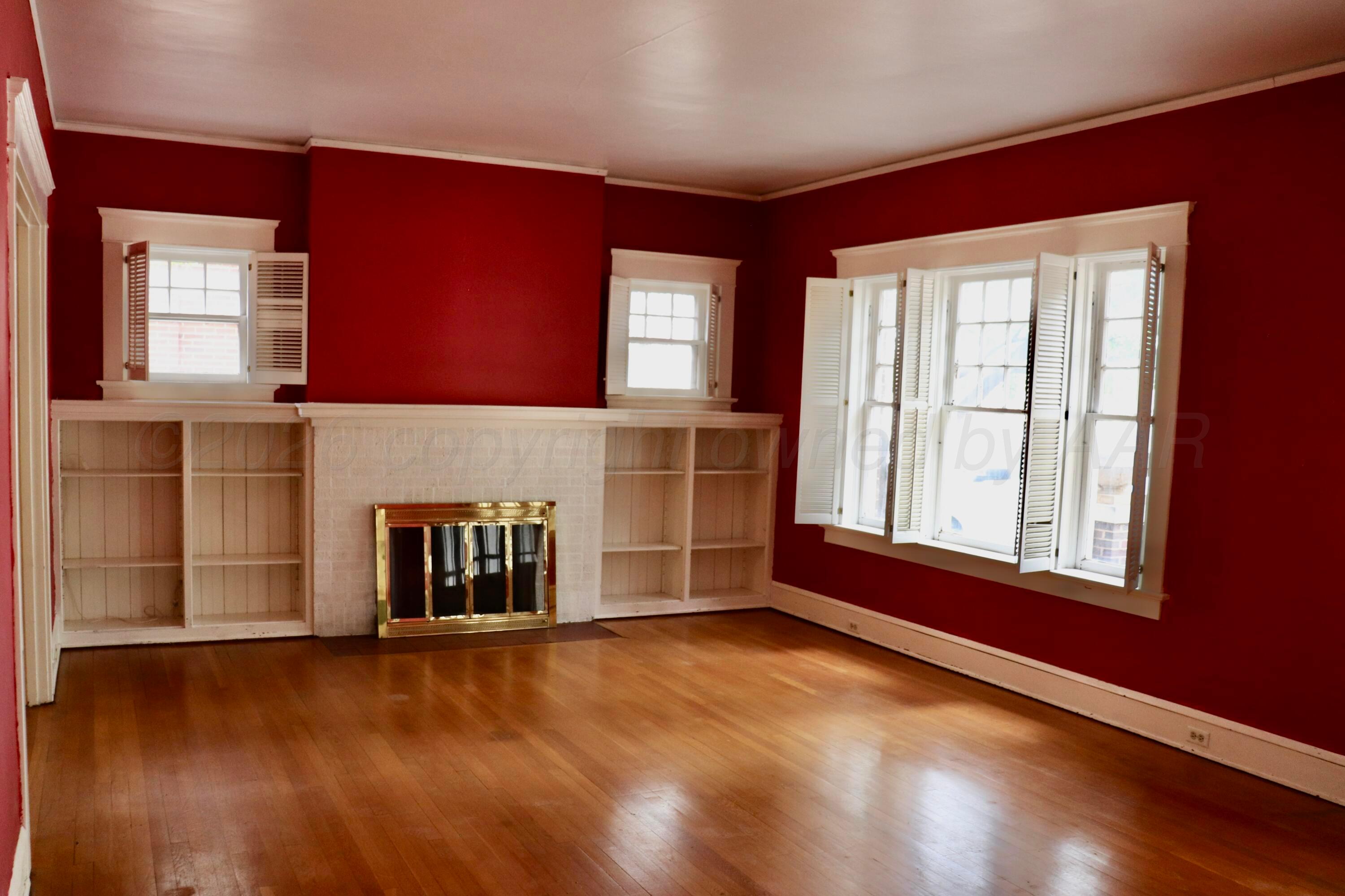 1912 South Tyler Street Amarillo, TX 79109 - Photo 6 of 74 amarillo-tx-historic-home-living-room