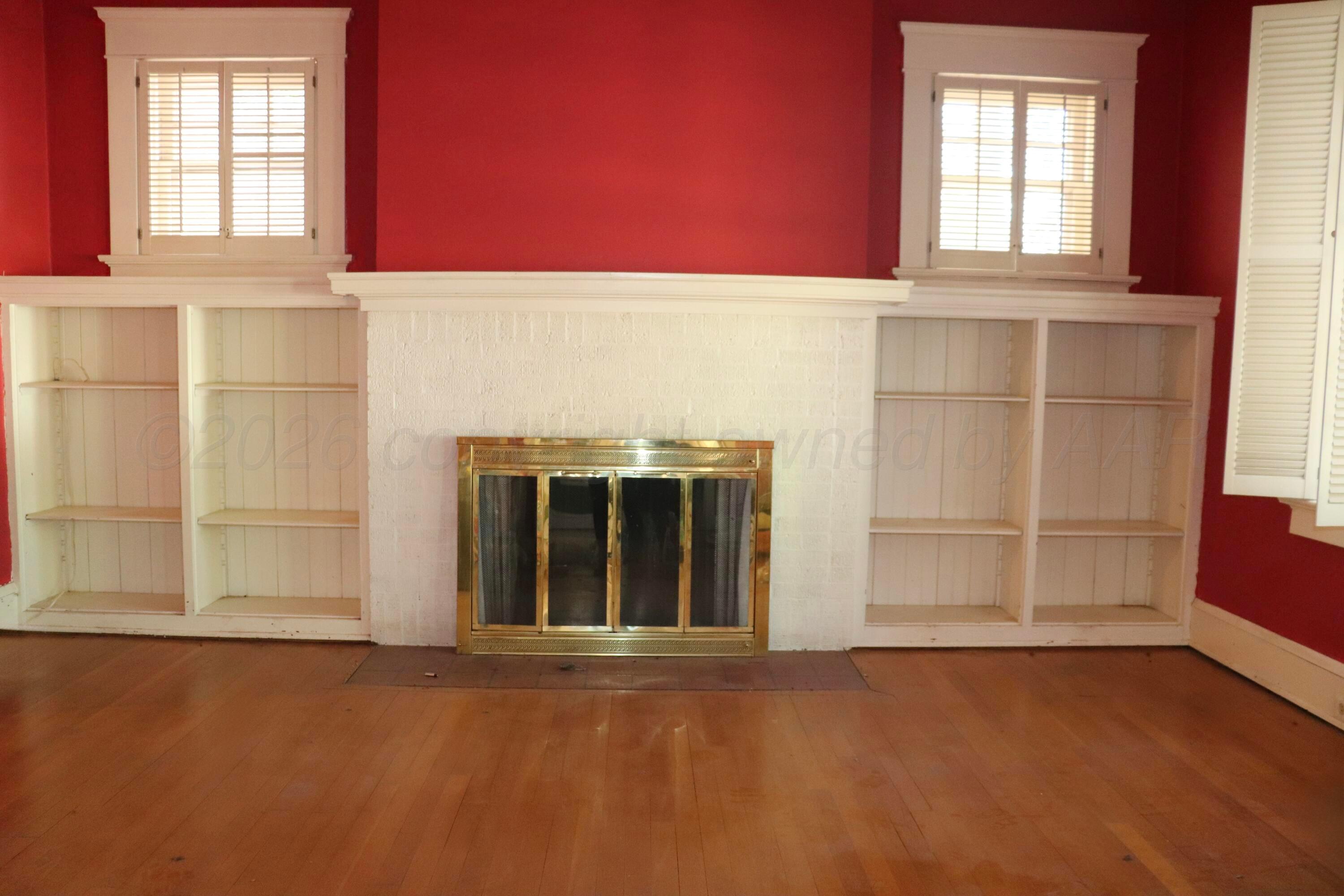 1912 South Tyler Street Amarillo, TX 79109 - Photo 7 of 22 amarillo-tx-historic-home-living-room