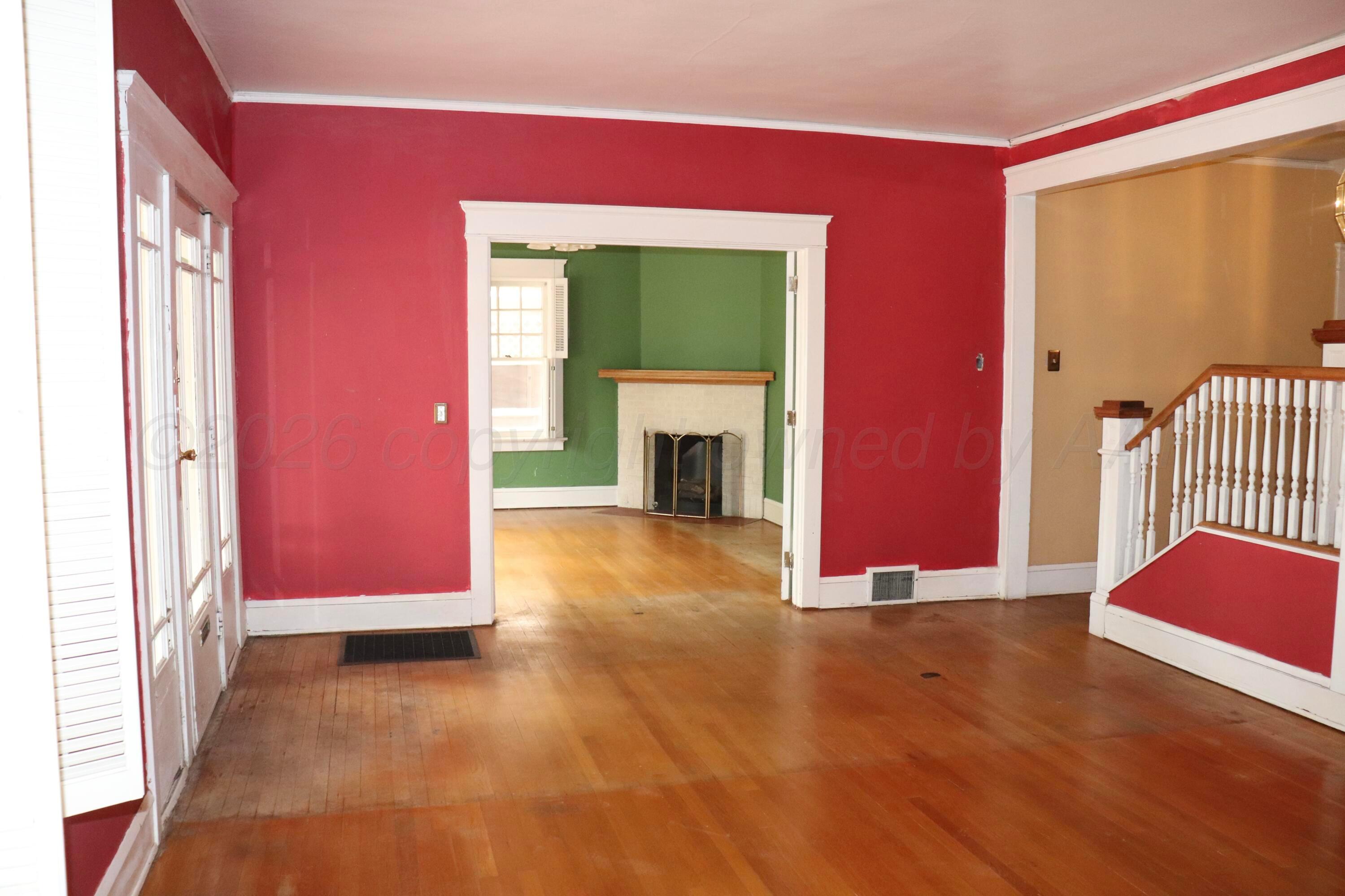 1912 South Tyler Street Amarillo, TX 79109 - Photo 8 of 74 amarillo-tx-historic-home-living-room