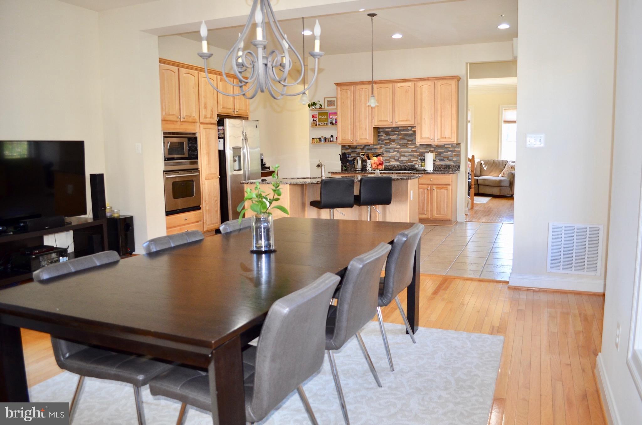 597 Cedar Spring Street Gaithersburg, MD 20877 - Photo 8 of 24 Dining Room