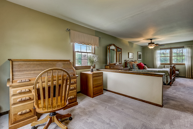 2767 Sun Valley Road Lisle, IL 60532 - Photo 11 of 23 a view of a livingroom with furniture and windows