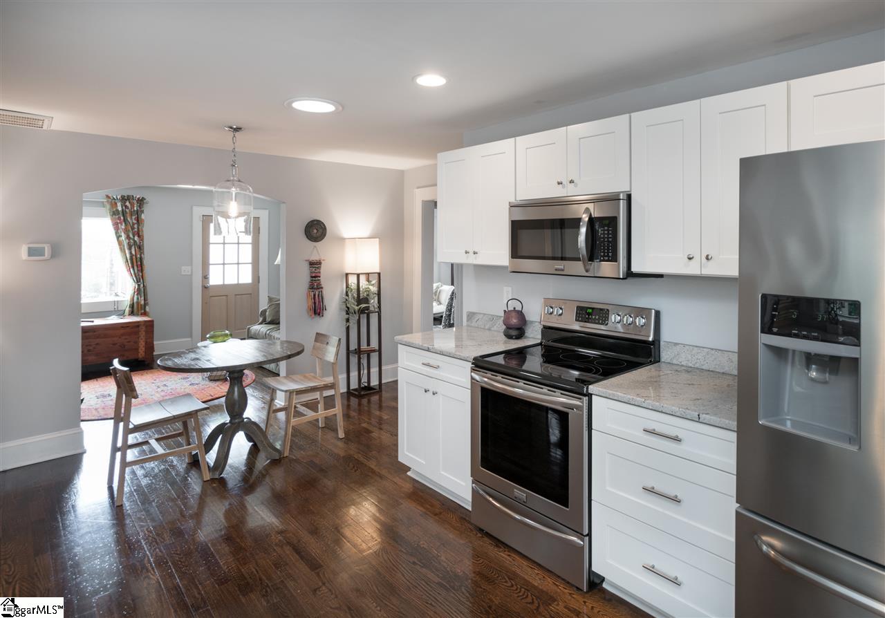 214 Ackley Road Greenville, SC 29607 - Photo 13 of 32