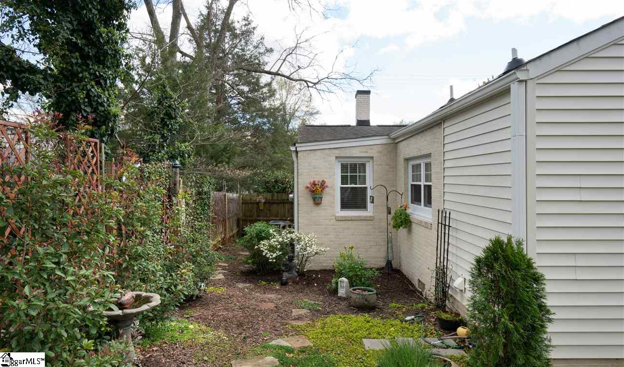 214 Ackley Road Greenville, SC 29607 - Photo 27 of 32